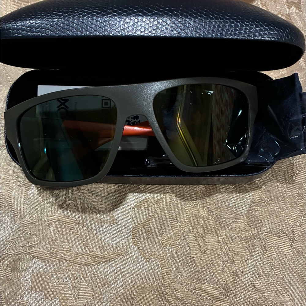 Arnette Sunglasses with Black Frame and Orange Temples - Picture 7 of 8